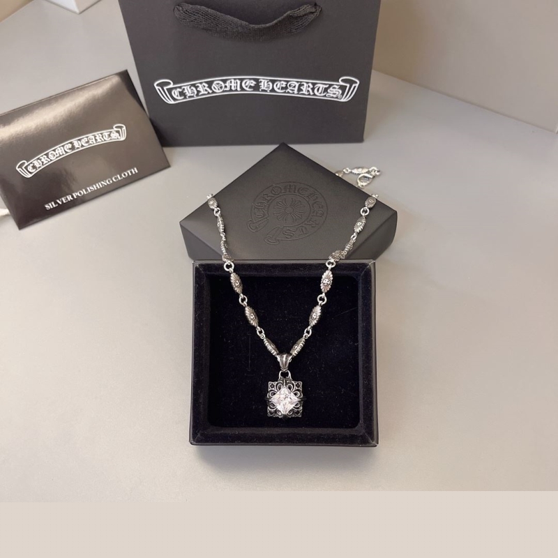 Ch**me He**ts necklaces